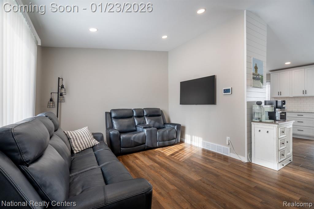 3955 Westlyn Drive, Lake Orion, MI — Photo 9