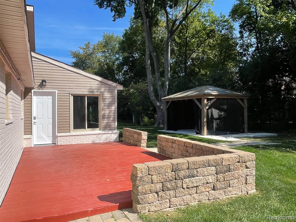 21150 E Chigwidden Street, Northville, MI 48167 — Photo 37
