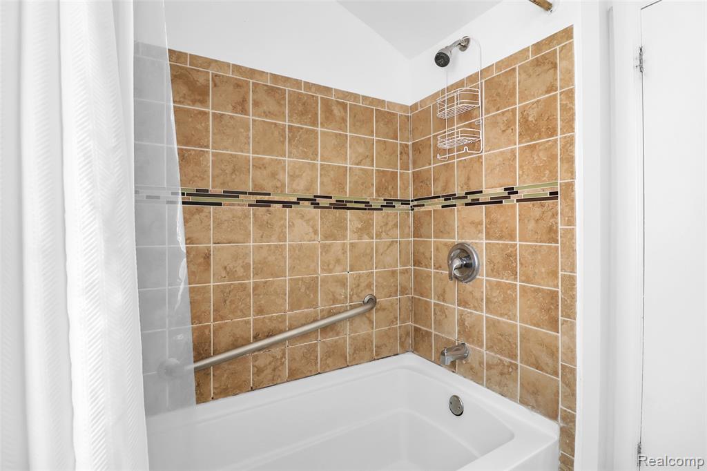16764 Blackstone Street, Detroit, MI 48219 — Photo 24