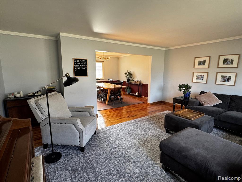 855 Avon Court, Grosse Pointe Woods, MI 48236 — Photo 4