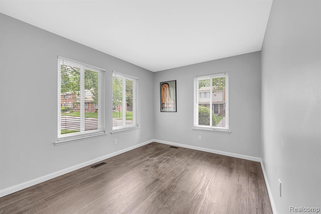 1963 WICKHAM Street, Royal Oak, MI 48073 — Photo 10