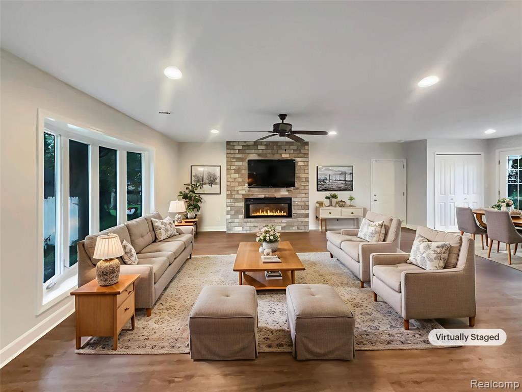 26018 Whipple Street, Novi, MI — Photo 2