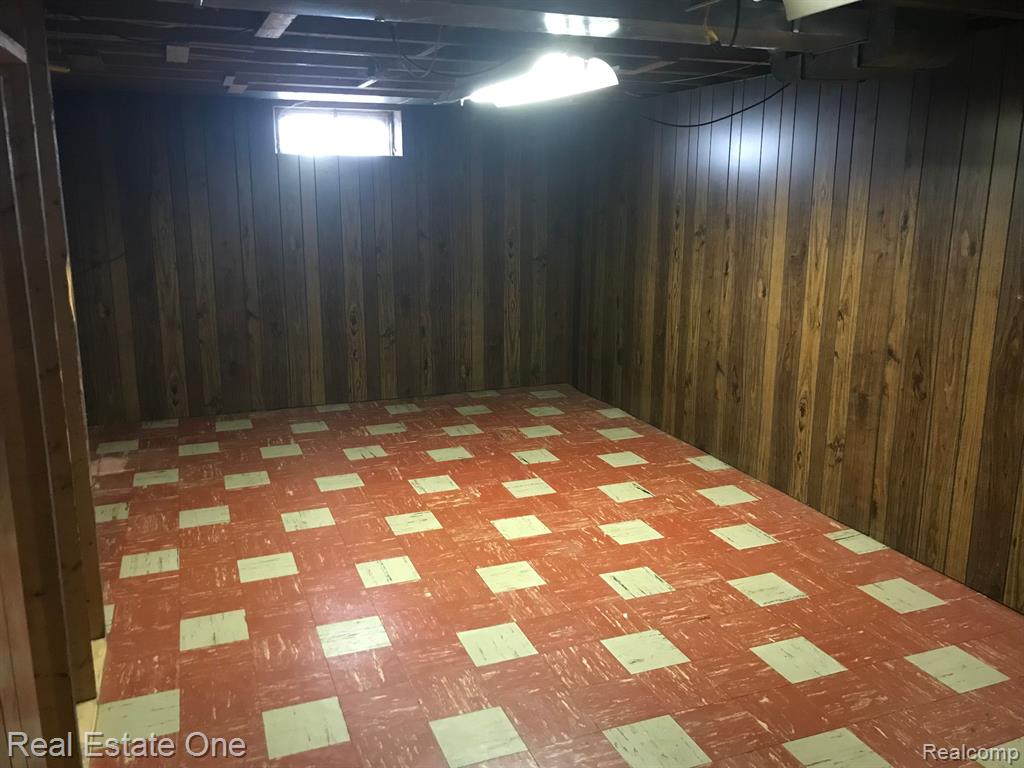 706 SYMES Avenue, Royal Oak, MI 48067 — Photo 16