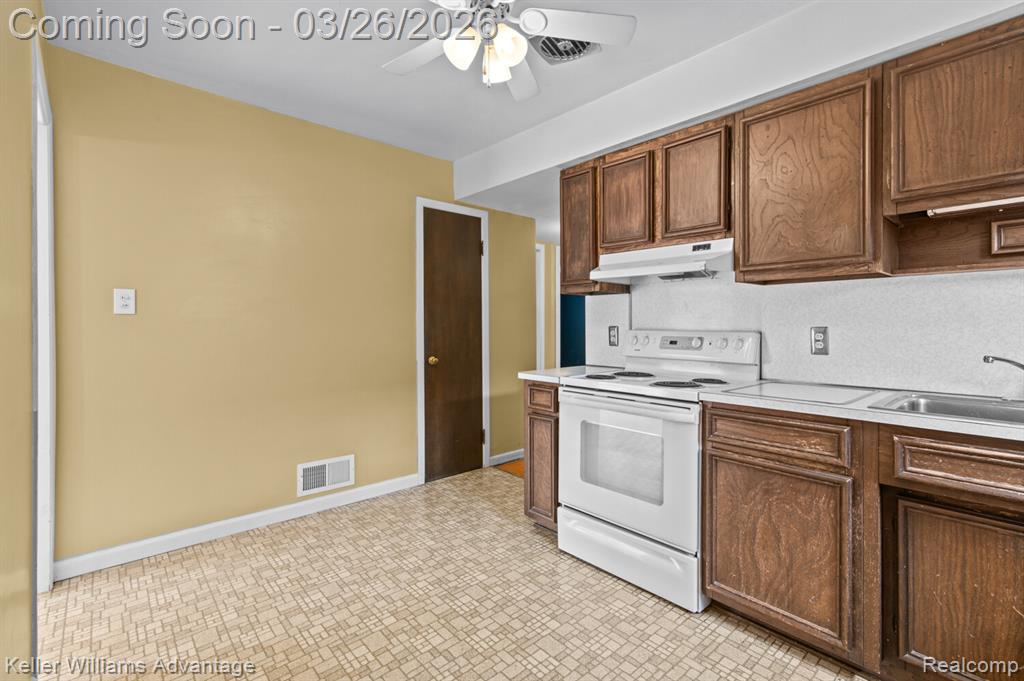 14060 Elgin Street, Oak Park, MI 48237 — Photo 11