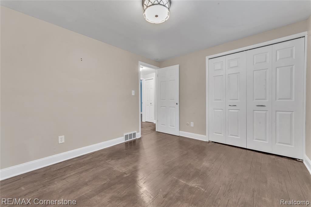 6797 Chirrewa Street, Westland, MI — Photo 12