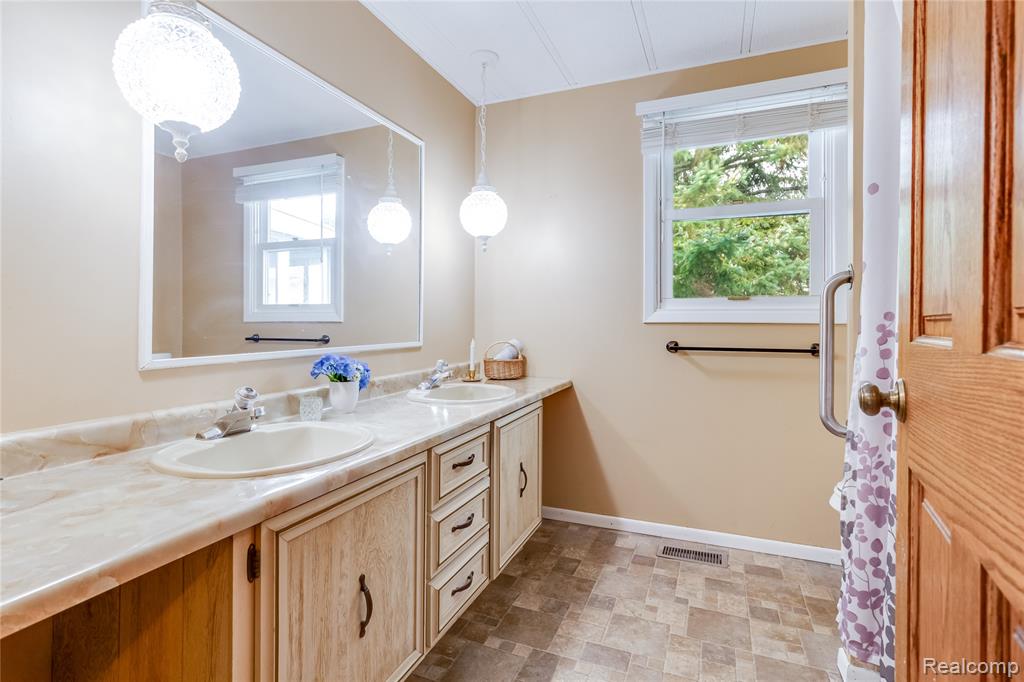 3333 Ravenswood, Marysville, MI 48040 — Photo 12