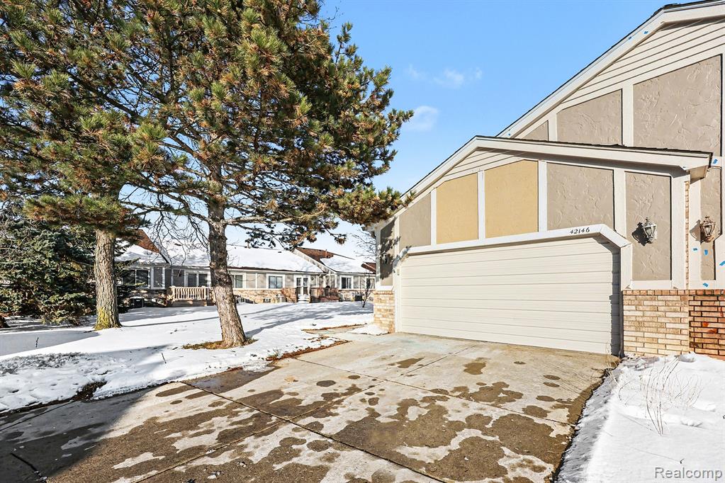 42146 Hidden Brook Drive, Clinton Twp, MI 48038 — Photo 2