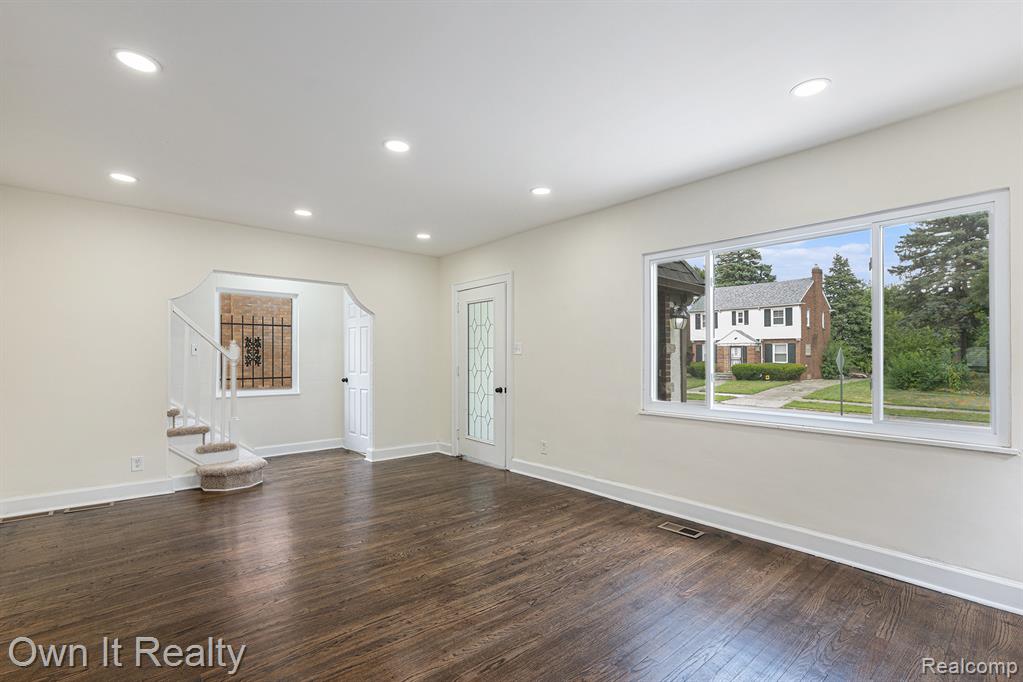 8555 Sorrento Street, Detroit, MI 48228 — Photo 3