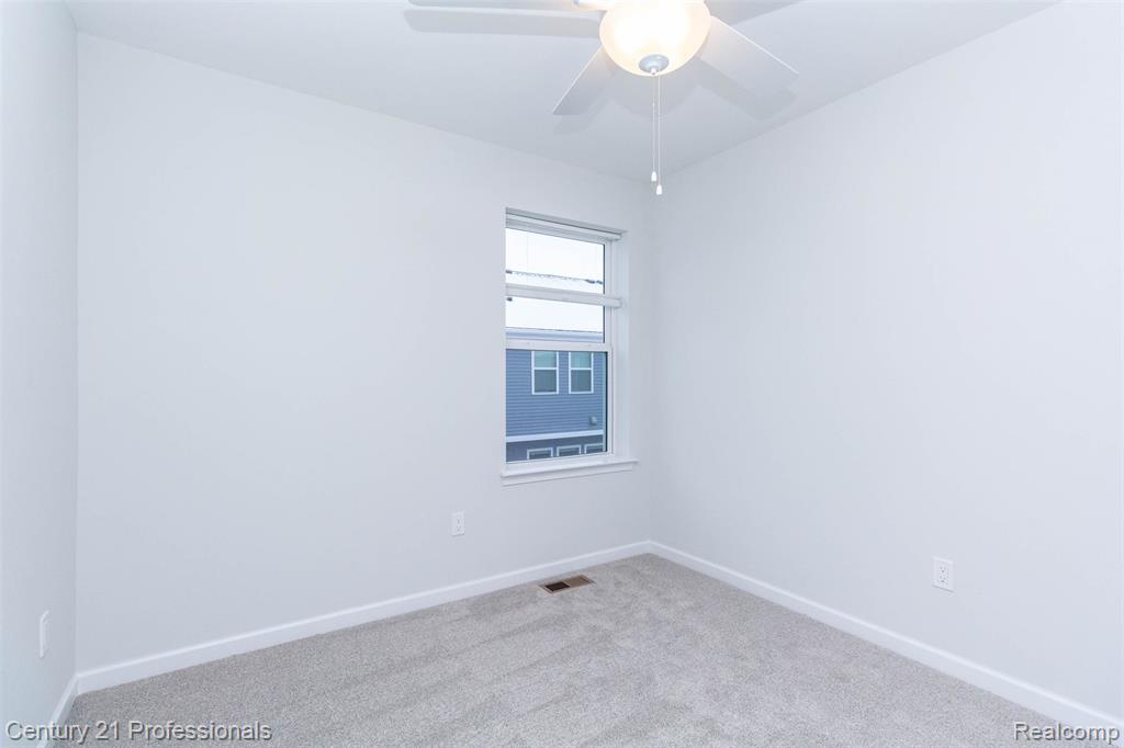 4849 Parkside Lane, Troy, MI 48085 — Photo 18