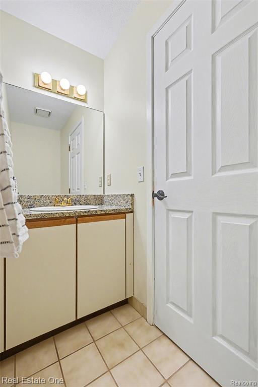 6892 Northcrest Way E, Clarkston, MI — Photo 13