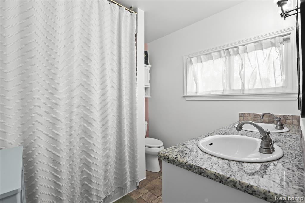 4325 Olivia Avenue, Royal Oak, MI 48073 — Photo 20