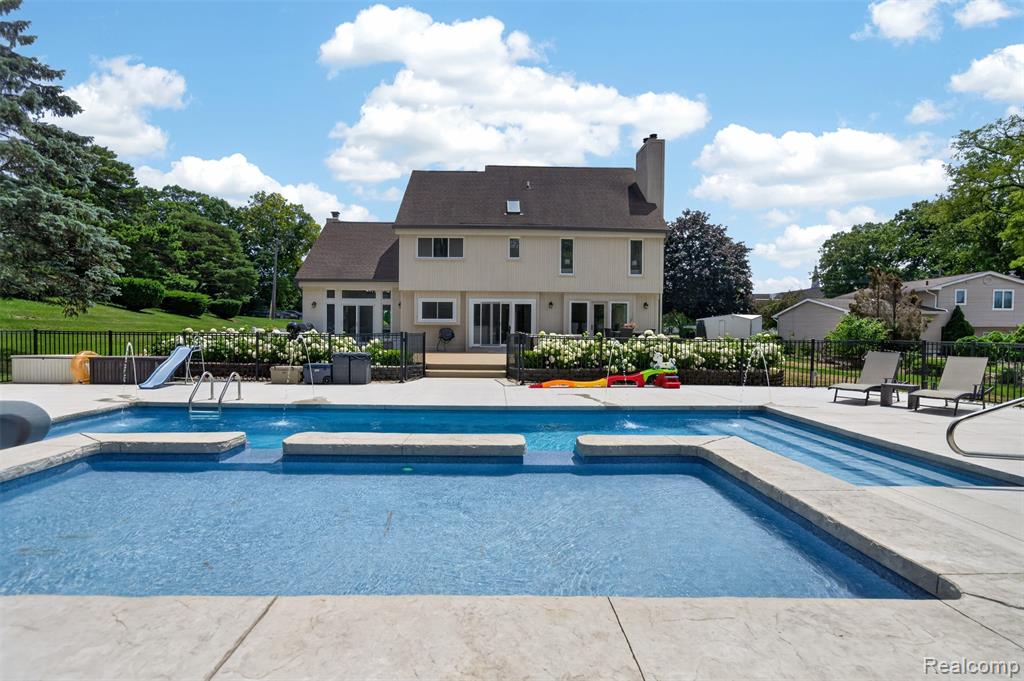 5136 Commerce Road, West Bloomfield, MI 48324 — Photo 3