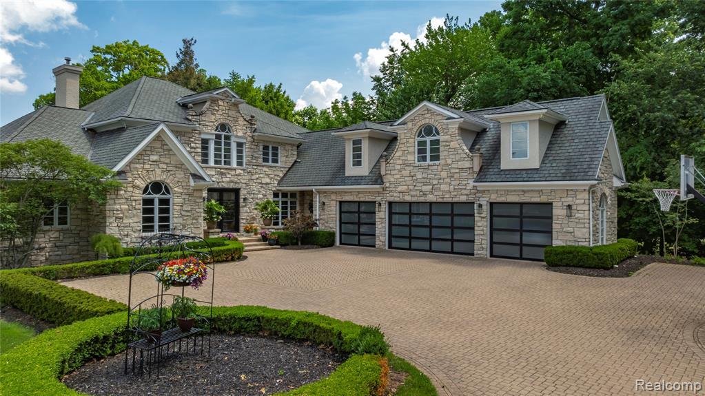 4326 COMMERCE Road, Orchard Lake Village, MI 48324 — Photo 71