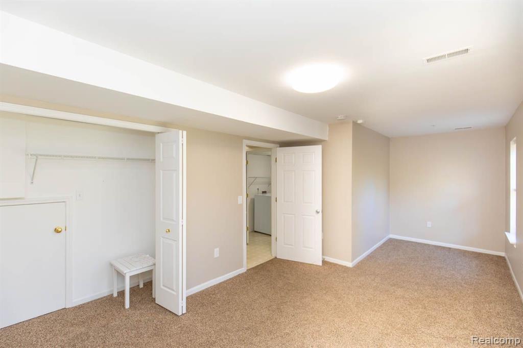 475 CHERRY ORCHARD Road, Canton, MI 48188 — Photo 41