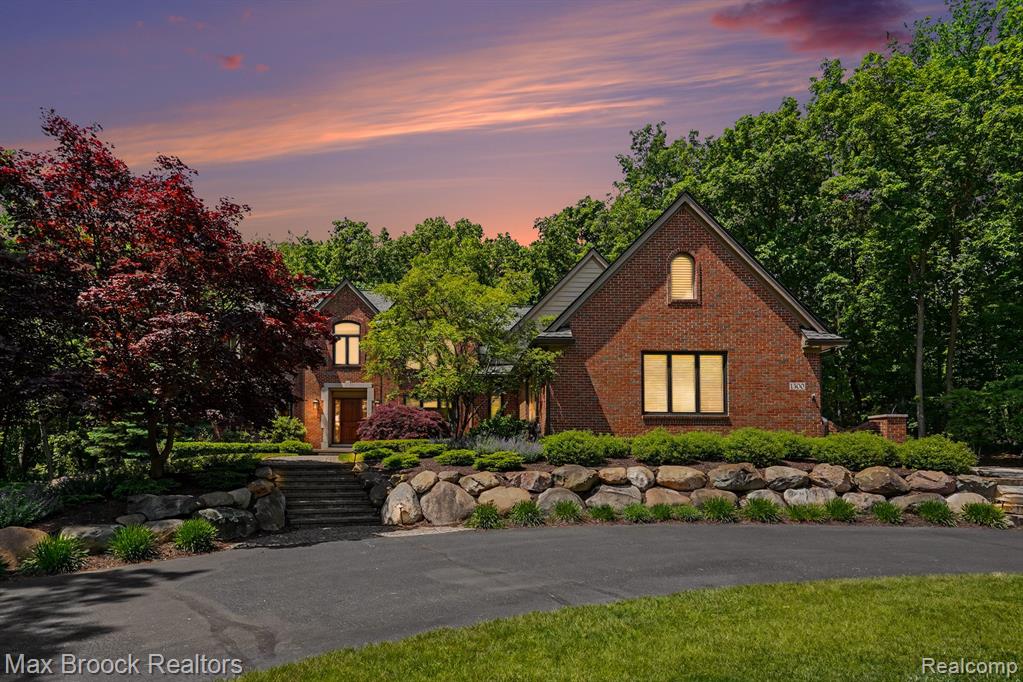 1300 Oak Hollow Drive - Photo 3