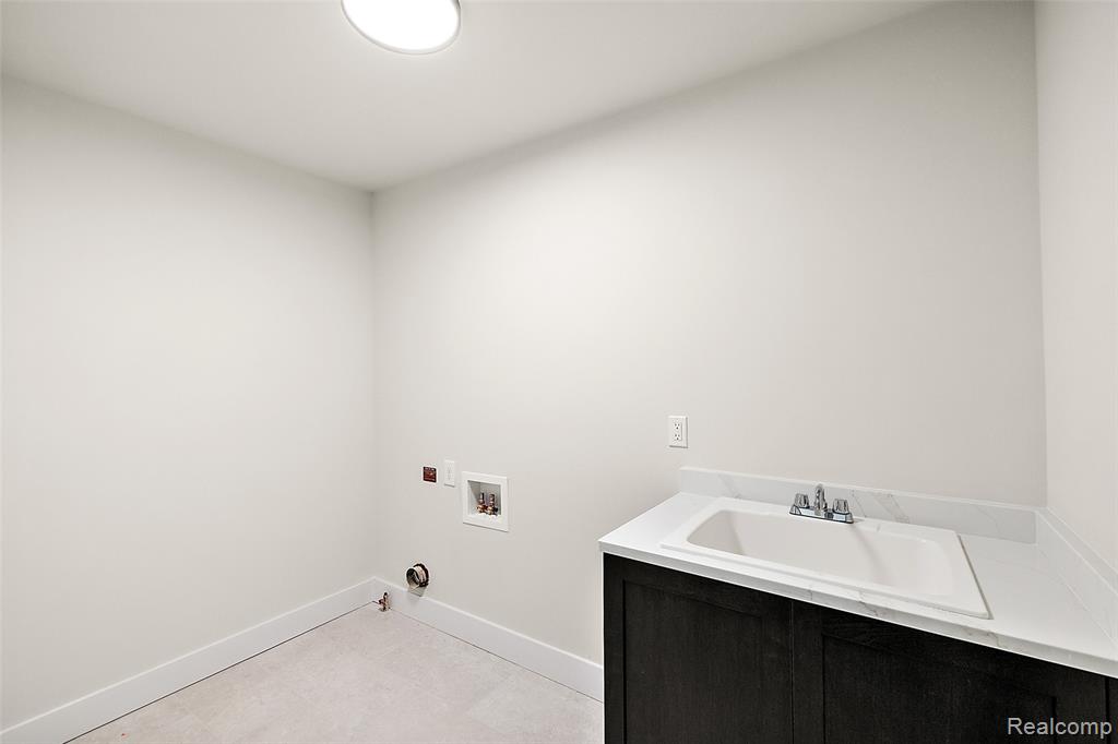 17824 Biscayne Drive, Macomb, MI 48042 — Photo 31