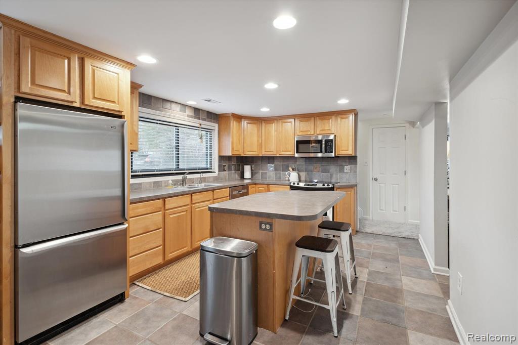 798 PANORAMA Drive, Milford, MI 48381 — Photo 13