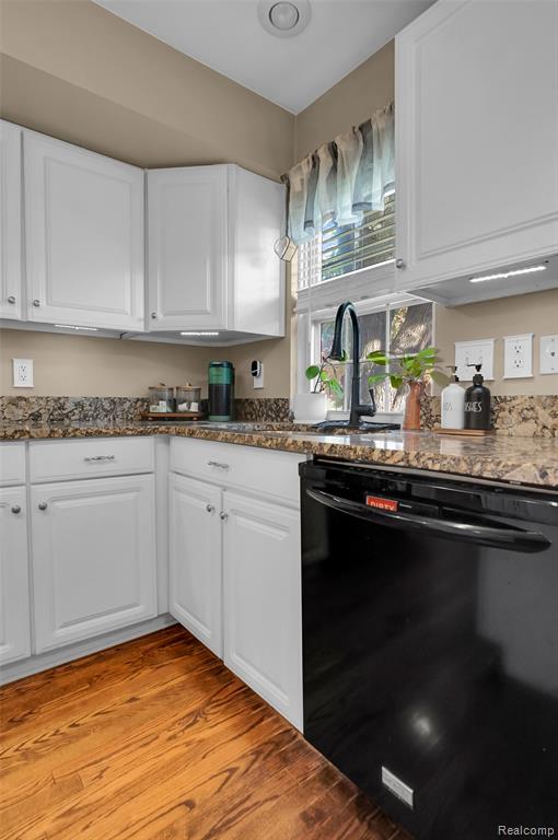 942 Westbrooke Drive, South Lyon, MI 48178 — Photo 16