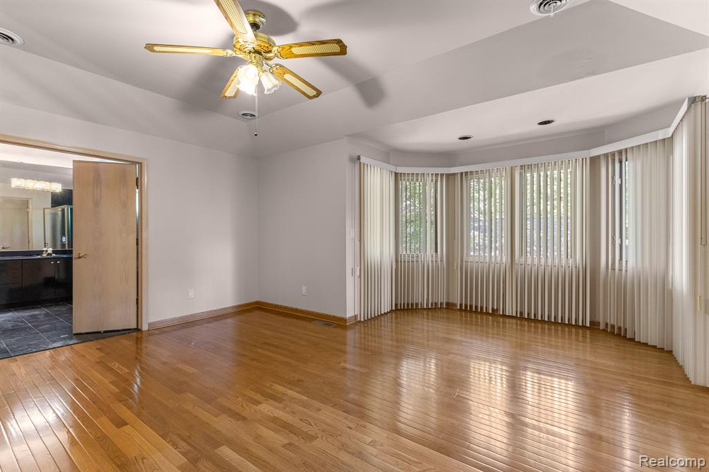 4 LEMINGTON, Dearborn, MI 48126 — Photo 26
