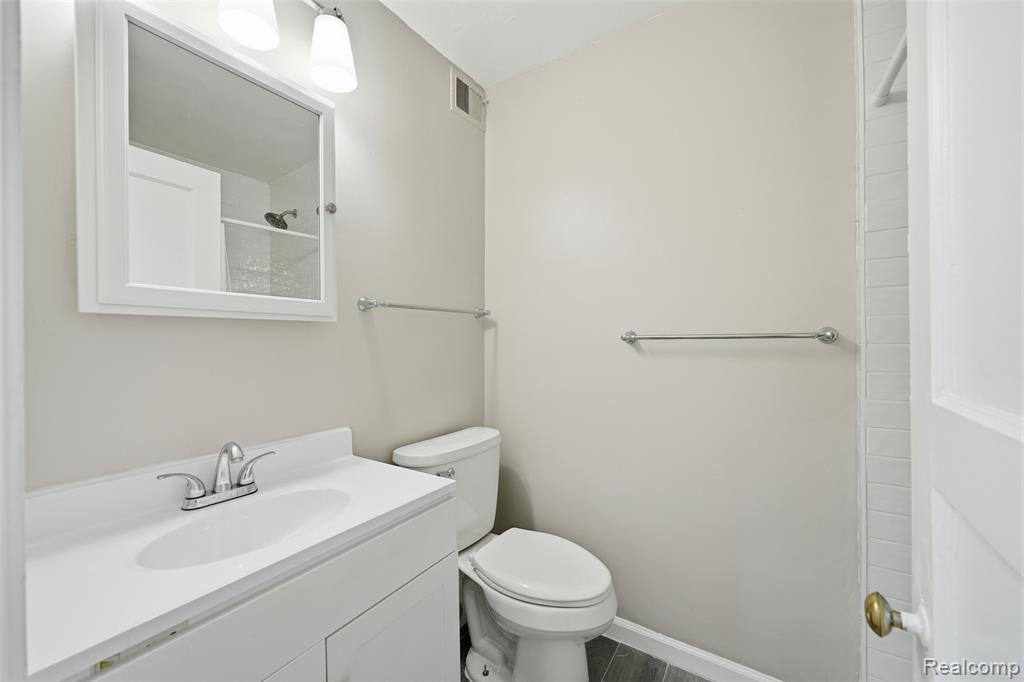 8120 E Jefferson Avenue, 1B1, Detroit, MI 48214 — Photo 16