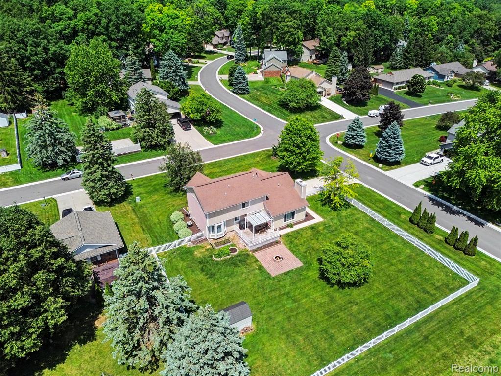6433 Woodcrest Ridge, Clarkston, MI — Photo 37