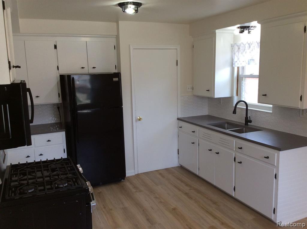 603 HIGHLAND Avenue N, Lincoln Park, MI 48146 — Photo 3