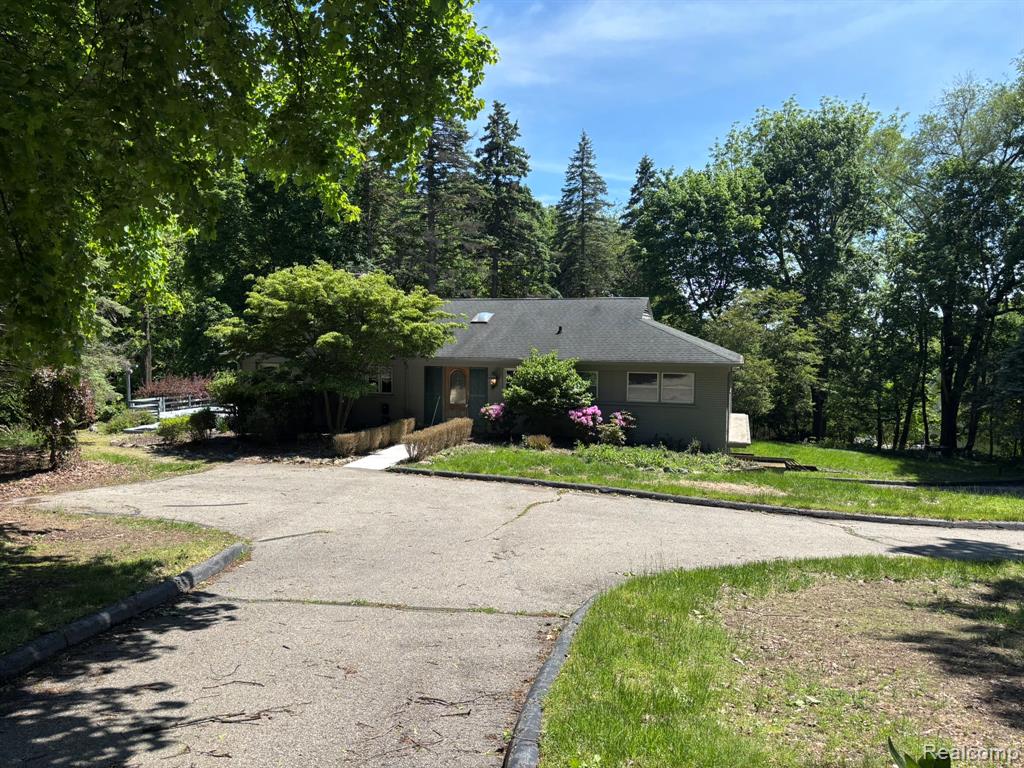 1918 Sherwood Glen, Bloomfield Hills, MI 48302 — Photo 47