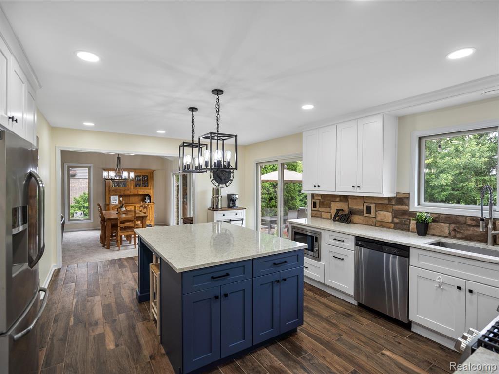6792 PINE WAY Drive, Troy, MI 48098 — front exterior
