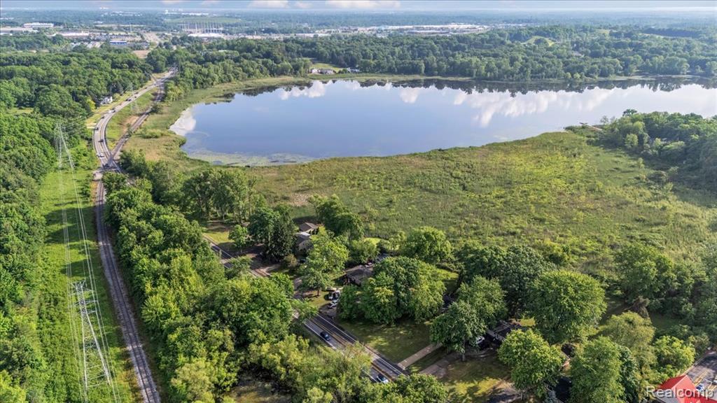 3972 Joslyn Road, Lake Orion, MI — Photo 7