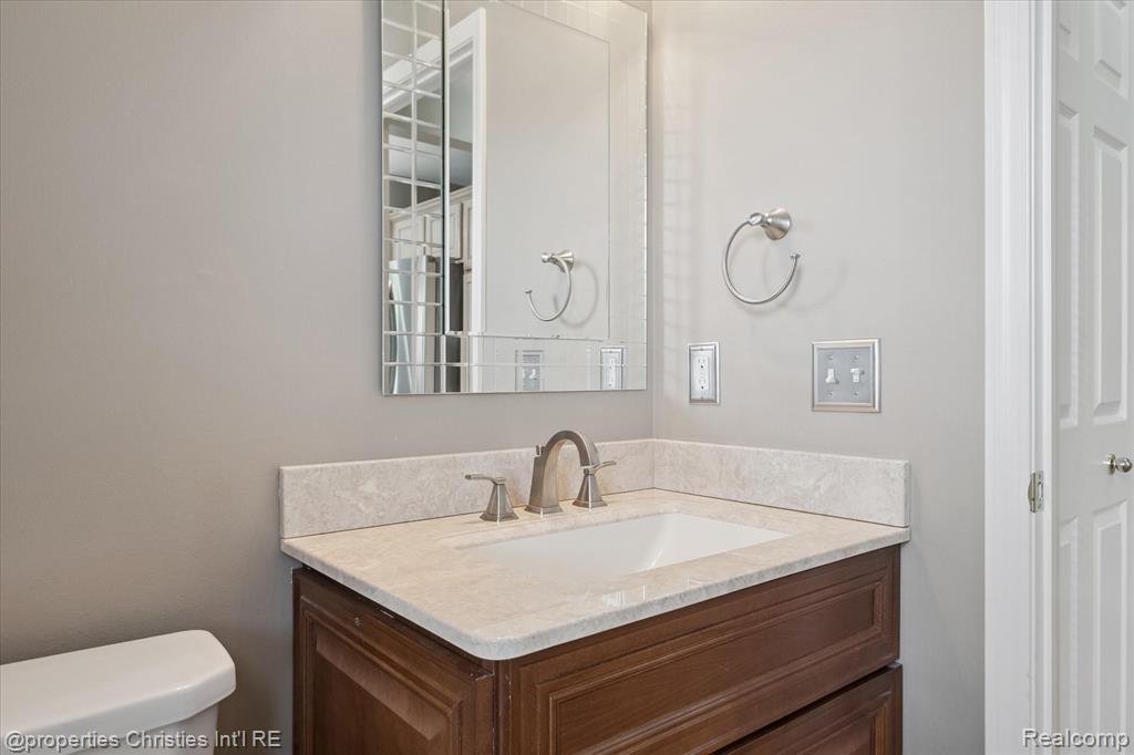 4831 Sunderland Drive, Sterling Heights, MI 48314 — Photo 26