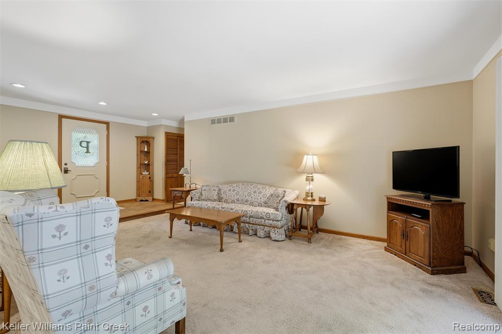 44063 Westminister Way, Canton, MI 48187 — Photo 12