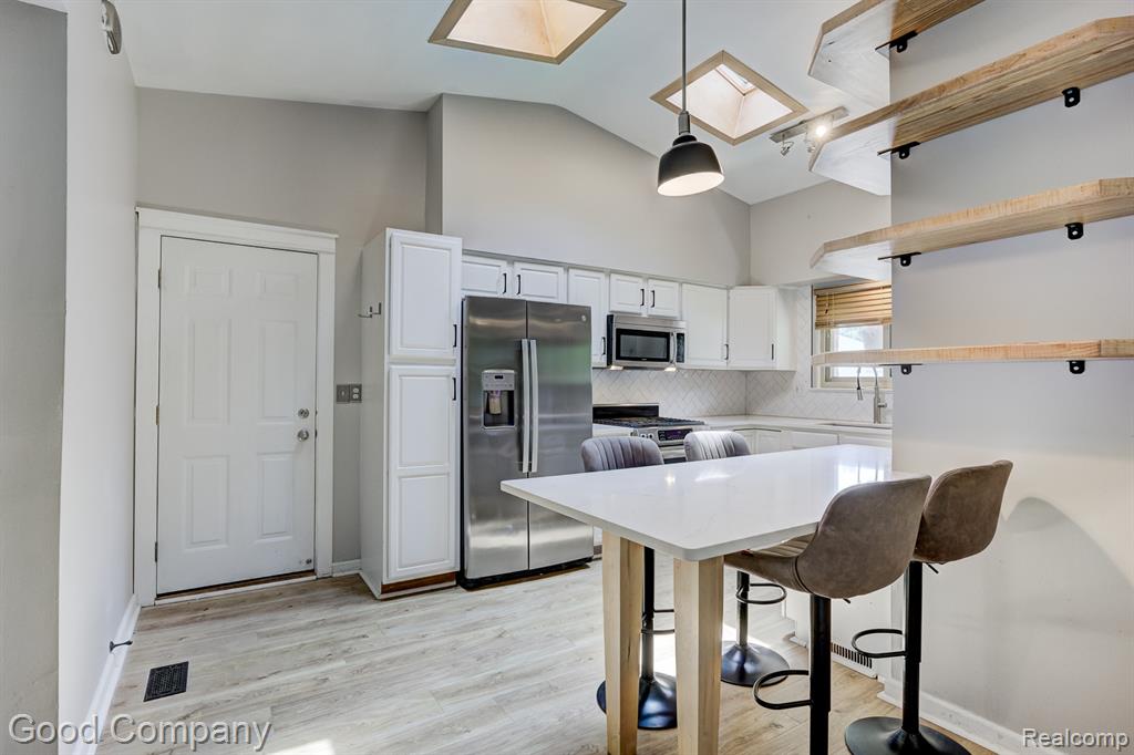 6672 Devonshire Drive, Canton, MI 48187 — Photo 8