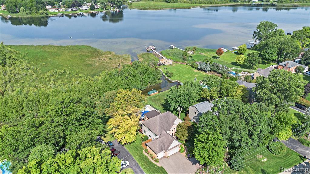 4973 Parview Drive, Clarkston, MI — Photo 2