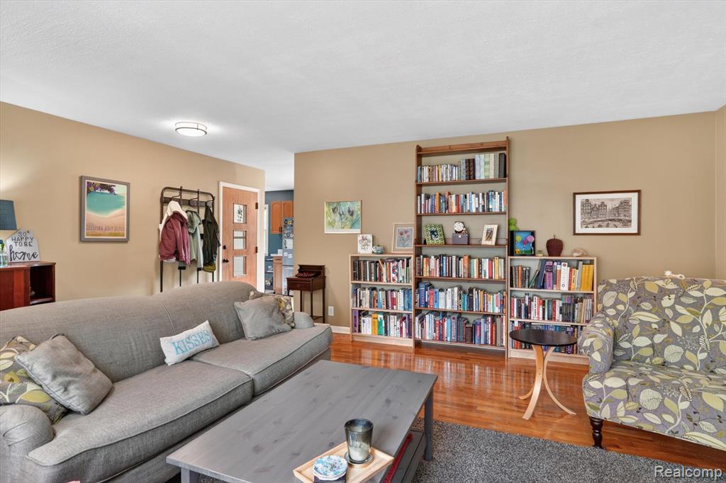 4949 Algonquin Way, Okemos, MI 48864 — Photo 10