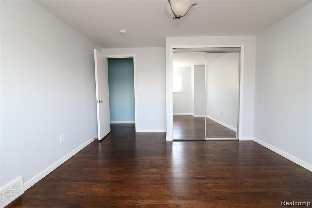739 Kinloch Street, Dearborn Heights, MI 48127 — Photo 39