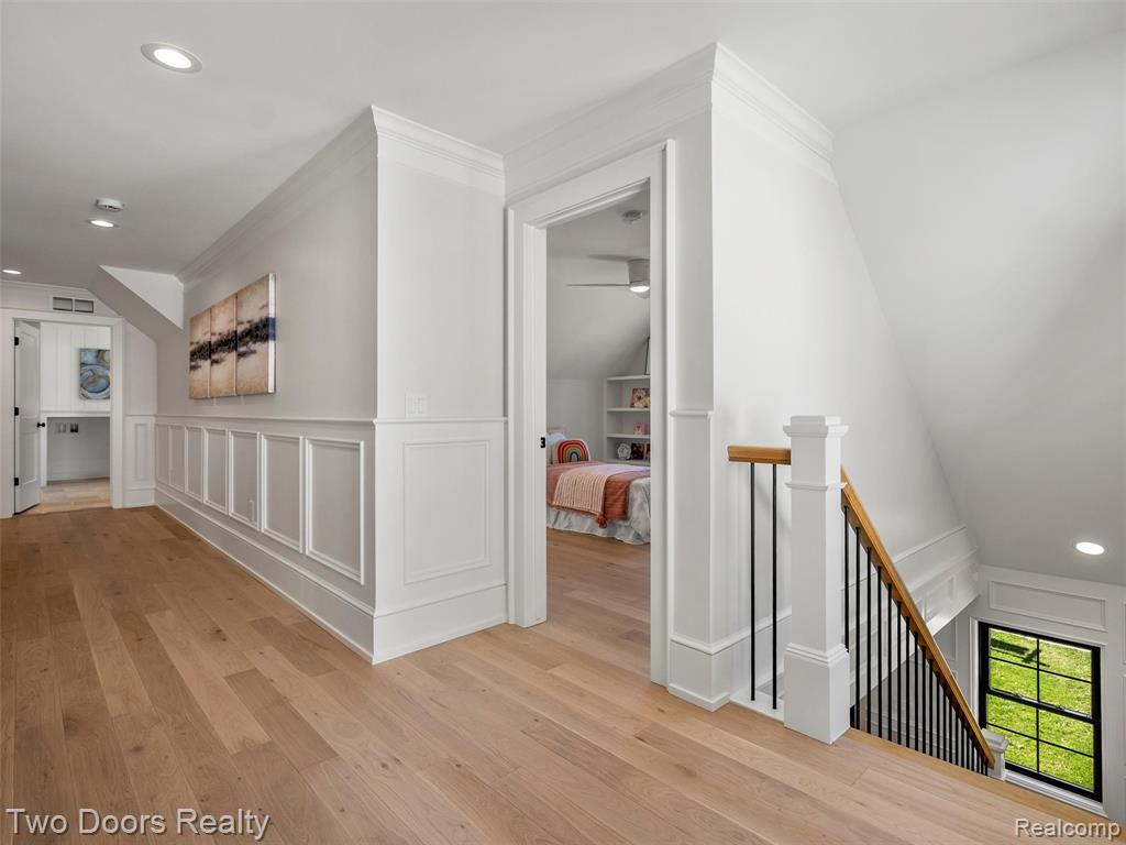 820 OAKRIDGE Avenue, Royal Oak, MI 48067 — Photo 33