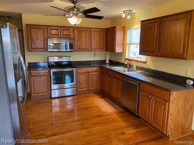 240 Deer Park S, Capac, MI 48014 — Photo 5