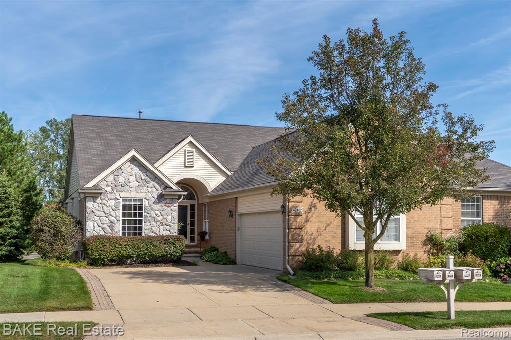 49402 N Glacier, Northville, MI 48168 — Photo 2