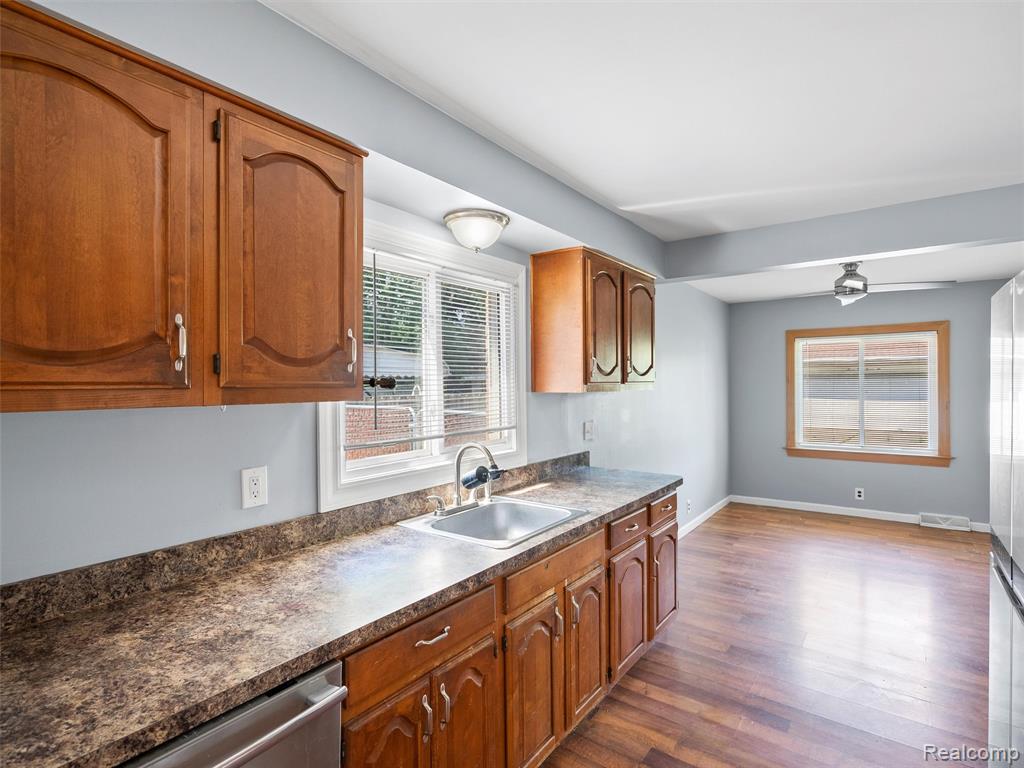 7472 Sloan Street, Taylor, MI 48180 — Photo 7