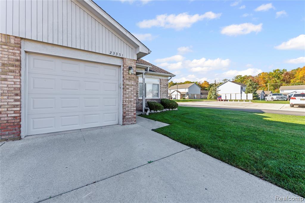 23351 Stiles Court, Brownstown, MI 48183 — Photo 4