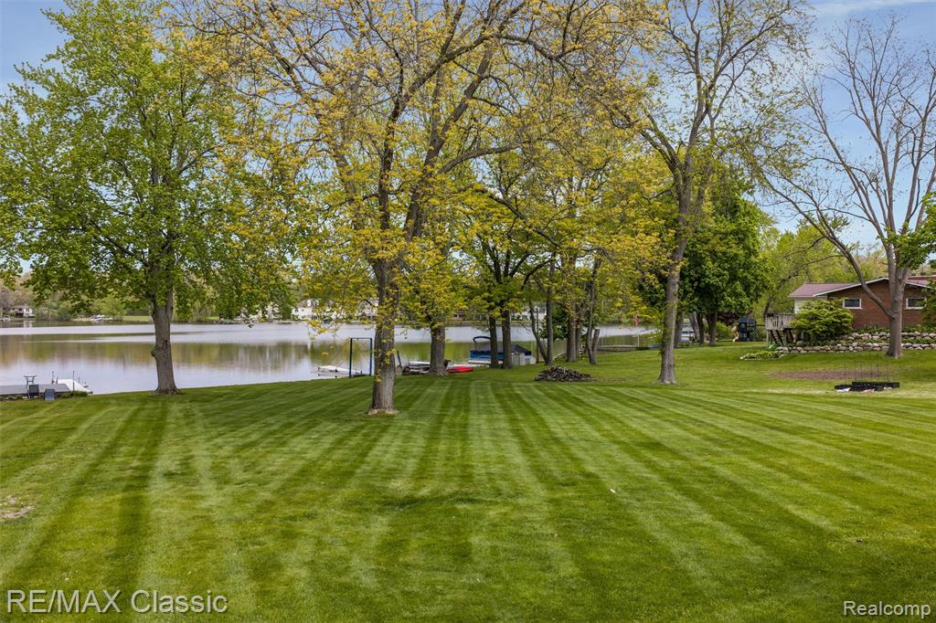 804 Bonita Drive, White Lake, MI 48383 — Photo 38