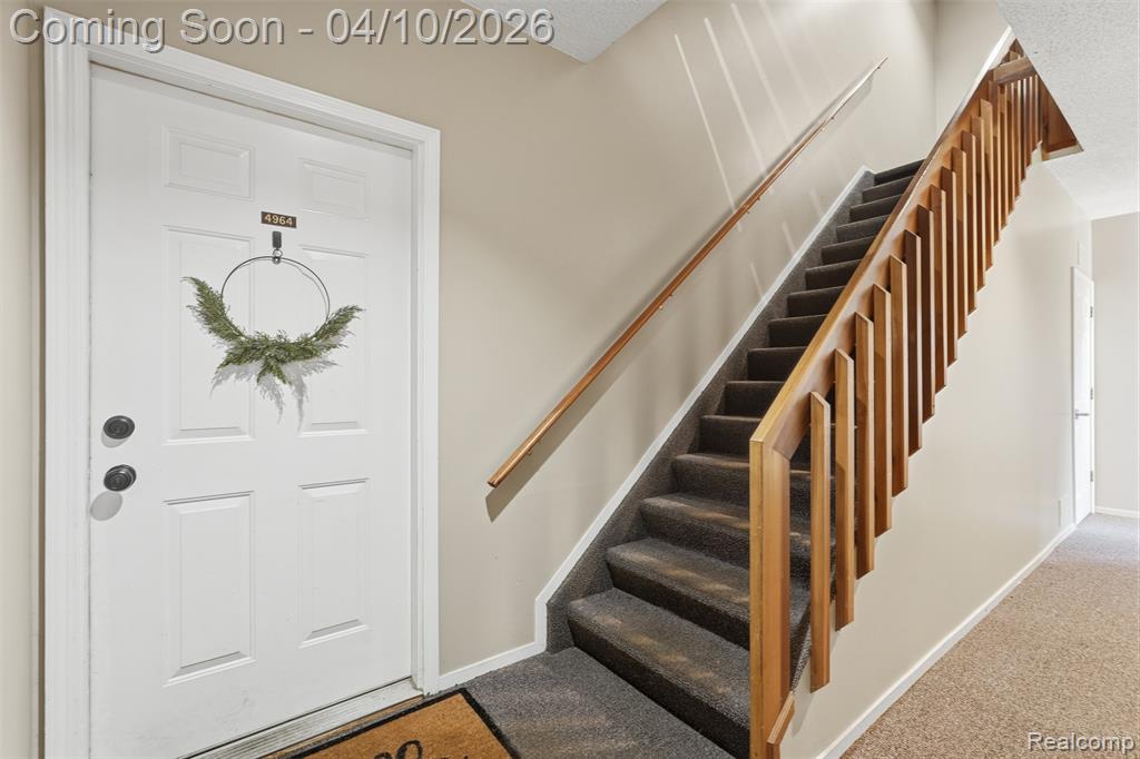4964 Oak Hill Drive, Waterford, MI 48329 — Photo 2
