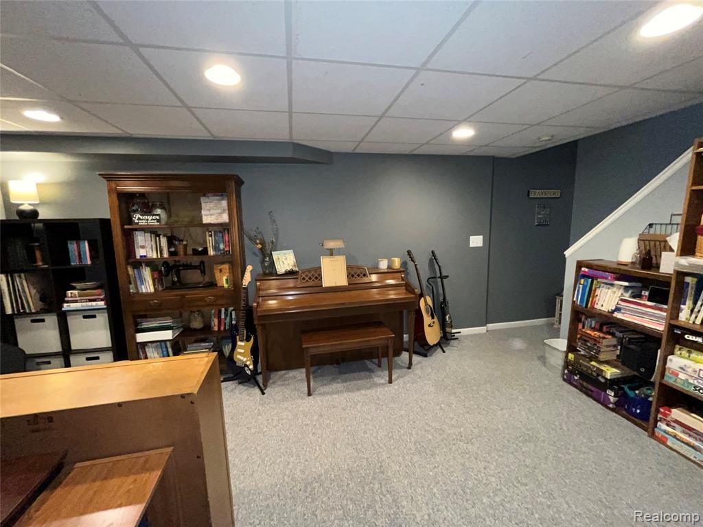 560 Thornridge Drive, Rochester Hills, MI 48307 — Photo 18