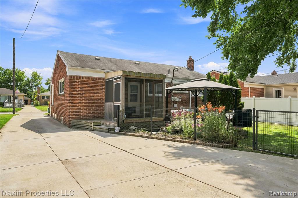 33214 Sheridan Street, Garden City, MI — Photo 36