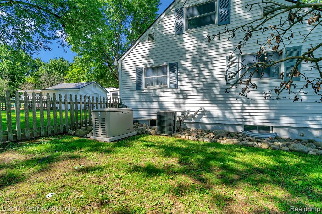 423 LOU ALICE Drive, Columbiaville, MI 48421 — Photo 40