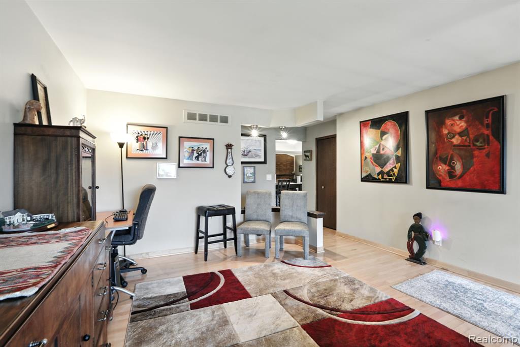 4761 Fox Hill Drive, Sterling Heights, MI 48310 — Photo 11