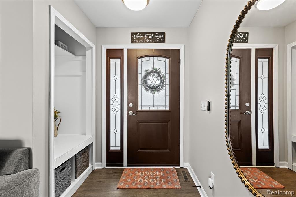 755 1ST Street, Fenton, MI 48430 — Photo 4