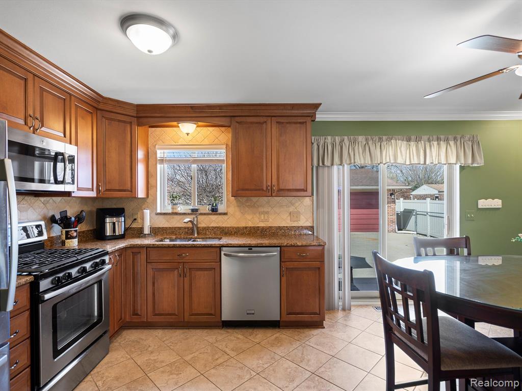 41845 EHRKE Drive, Clinton Twp, MI 48038 — Photo 12