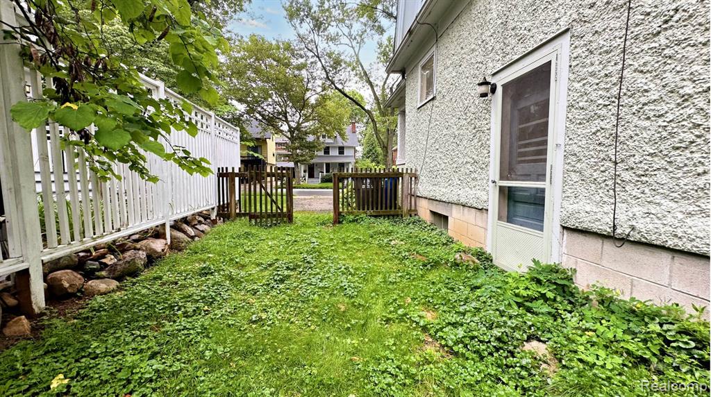 1208 OLIVIA Avenue, Ann Arbor, MI 48104 — Photo 4