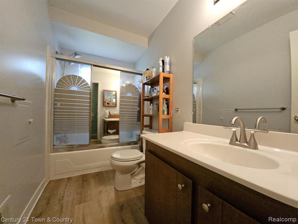 39622 University Drive, Sterling Heights, MI 48310 — Photo 20